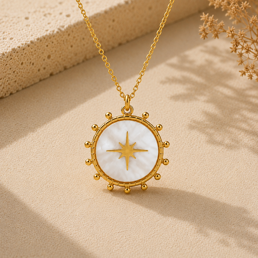 Collier médaillon Étoile Polaire